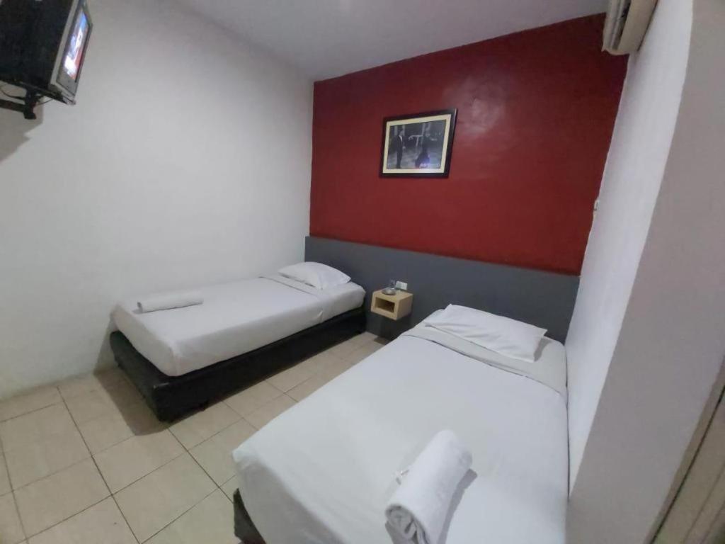 Holiday Hotel