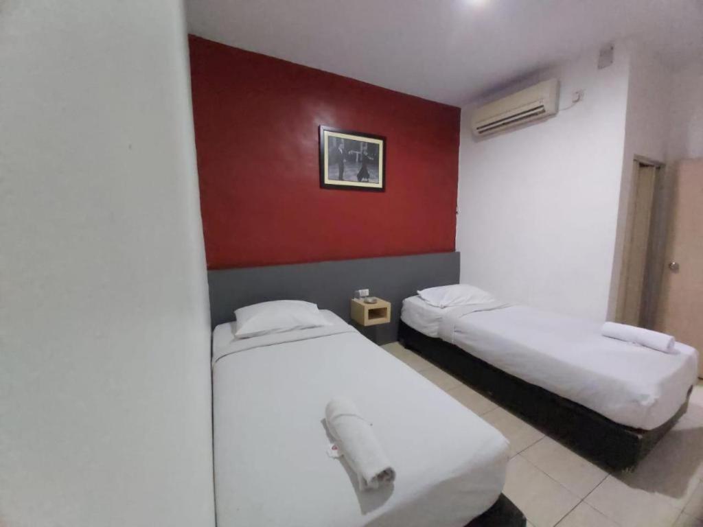 Holiday Hotel