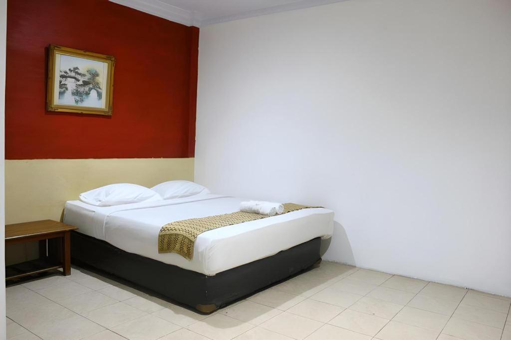 Holiday Hotel